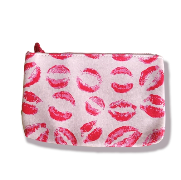 ipsy Handbags - Ipsy Small Pink Lips Make Up Bag, EUC
